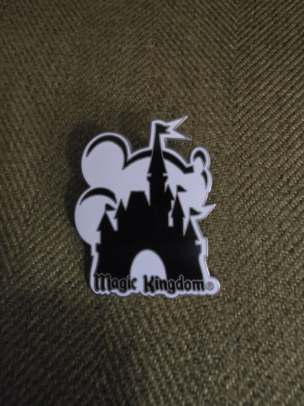 Disney Trading Pin, Black and White Castle